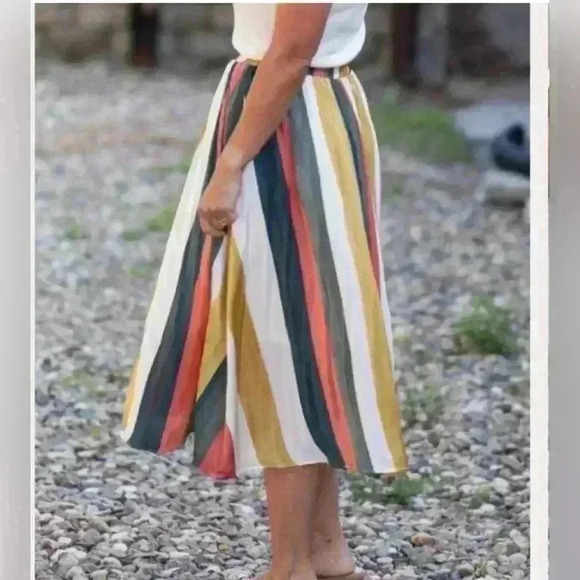 Mystree Women’s Satin Silk Colorful Stripes Skirt Size M NWT - Picture 2 of 9